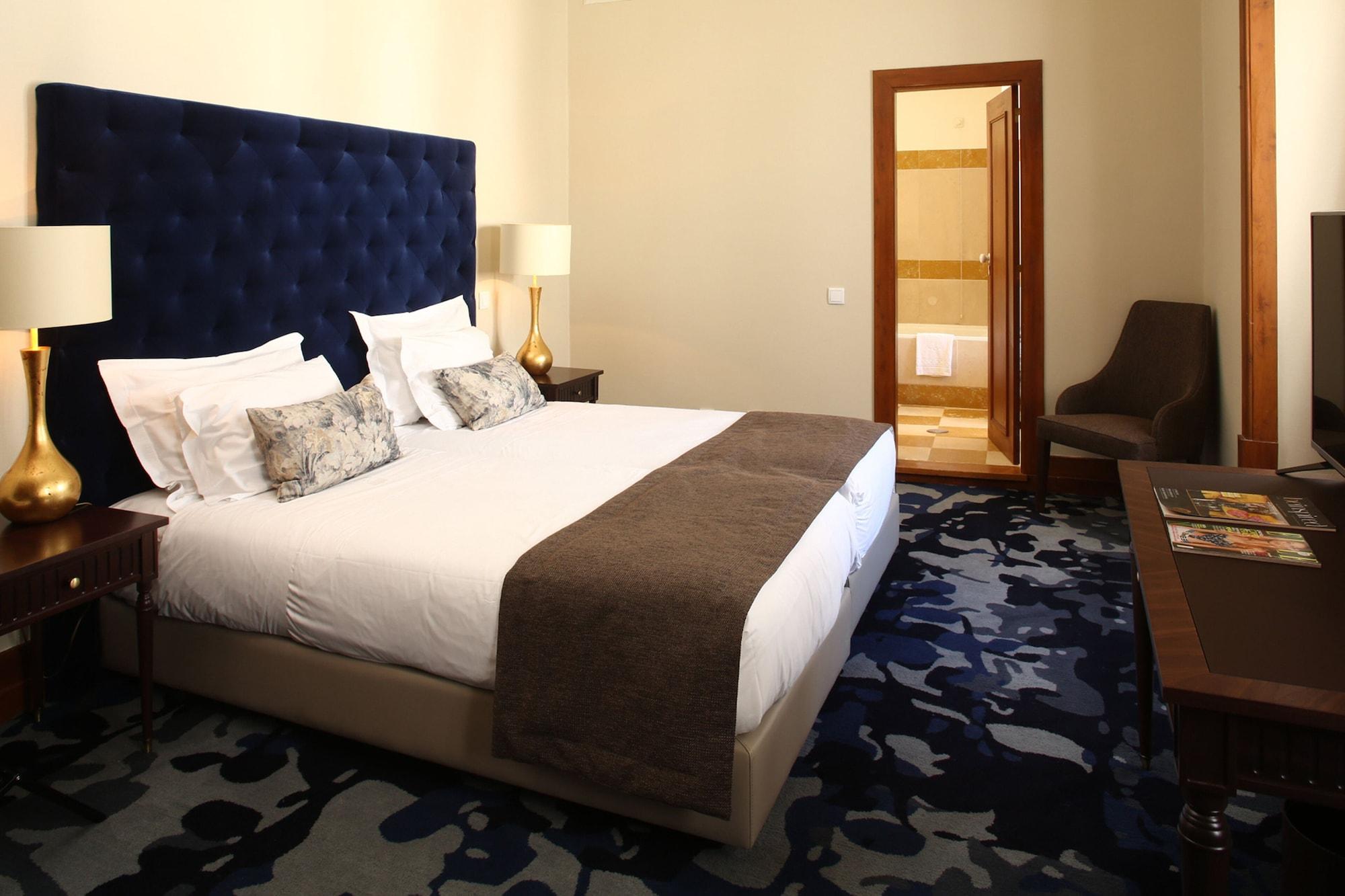 Hotel Quinta das Lagrimas - Small Luxury Hotels Coimbra Esterno foto A room at the hotel