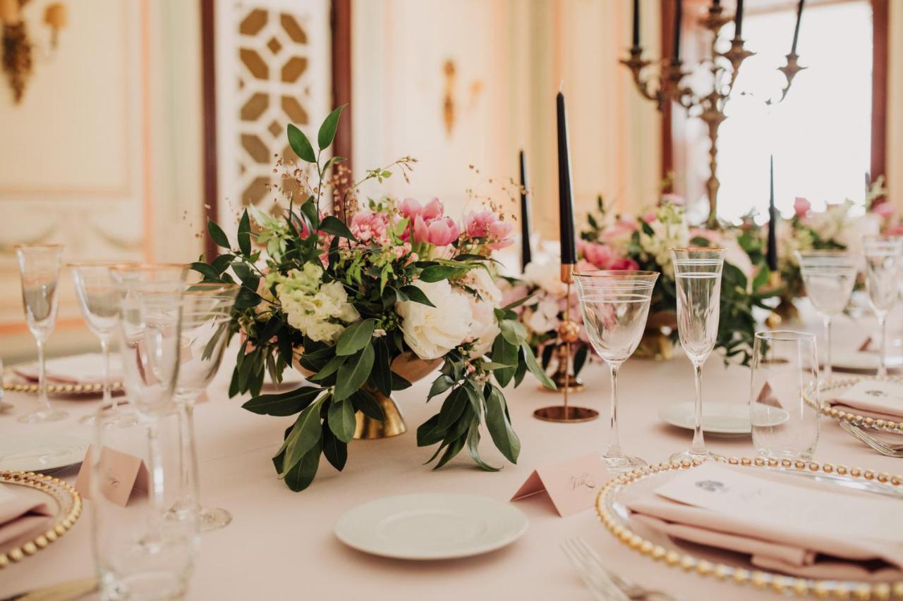 Hotel Quinta das Lagrimas - Small Luxury Hotels Coimbra Esterno foto A table centerpiece