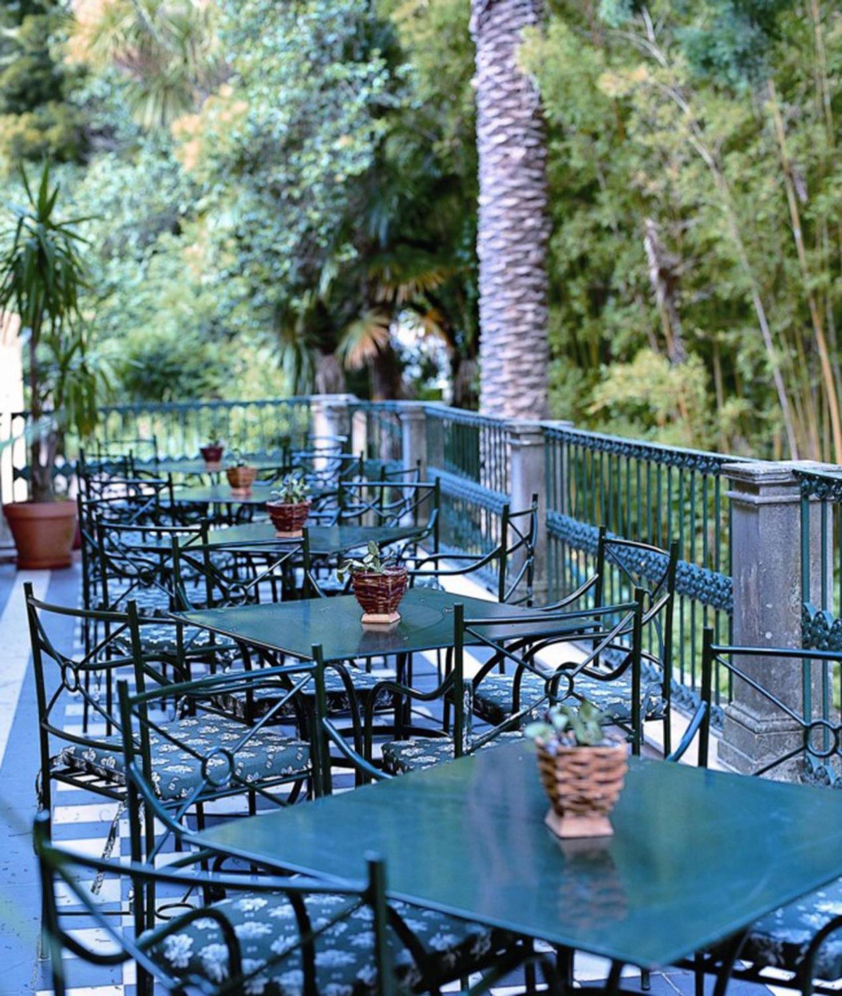 Hotel Quinta das Lagrimas - Small Luxury Hotels Coimbra Esterno foto The patio at the San Diego History Center
